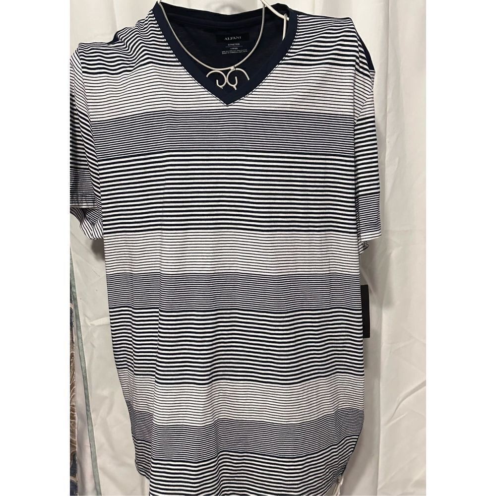 NEW WITH TAGS Alfani Men's Ombre Striped V-Neck T-Shirt STRETCH SIZE LARGE